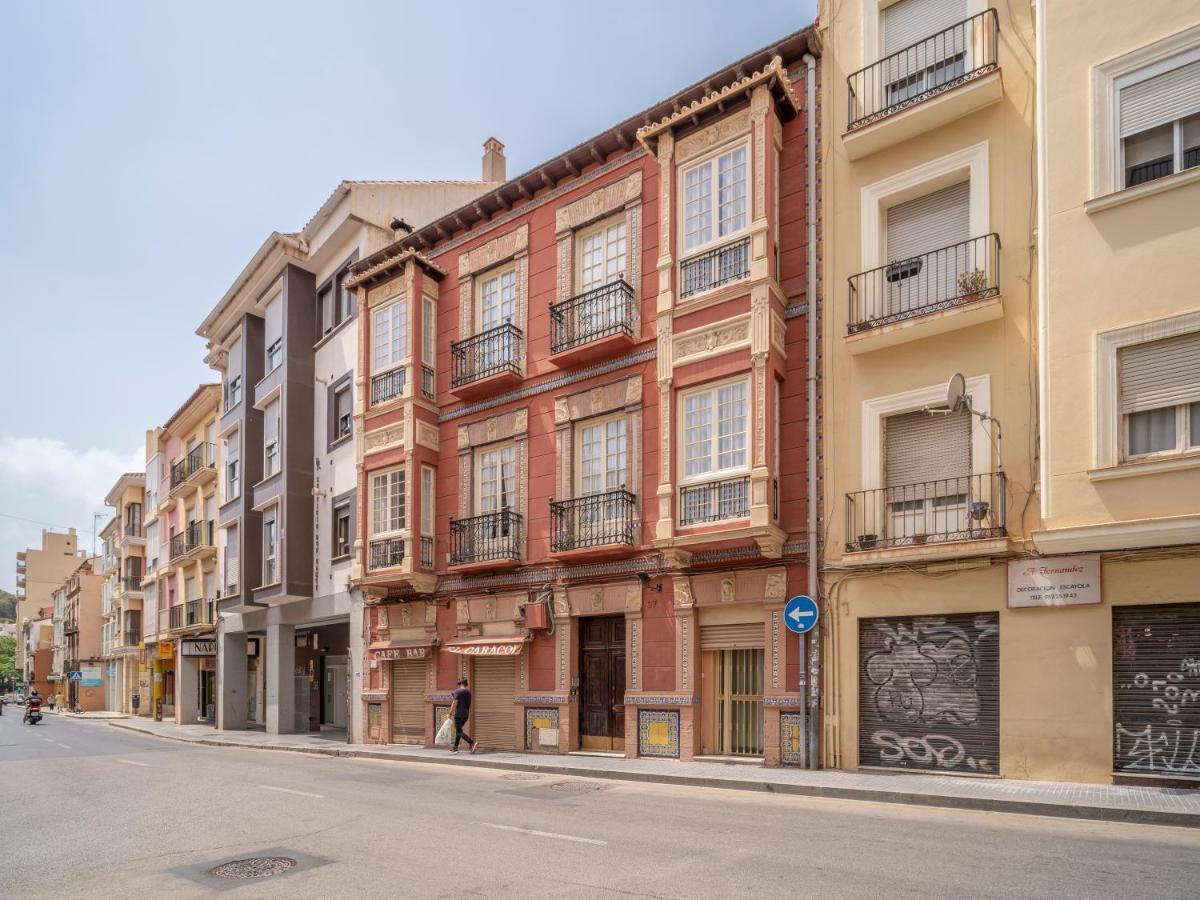 Sanders Lavender - Delightful Two-Bedroom Apartment Downtown Малага Экстерьер фото
