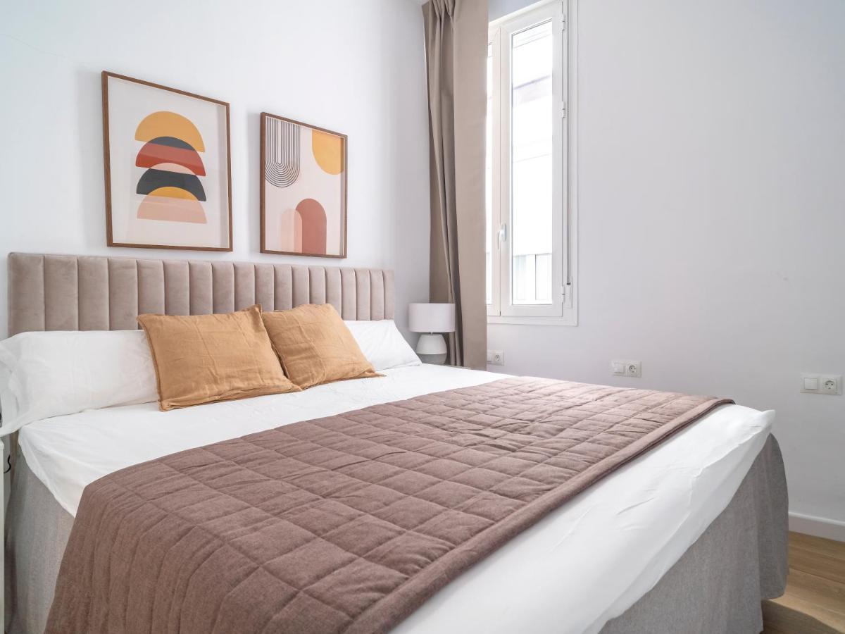 Sanders Lavender - Delightful Two-Bedroom Apartment Downtown Малага Экстерьер фото